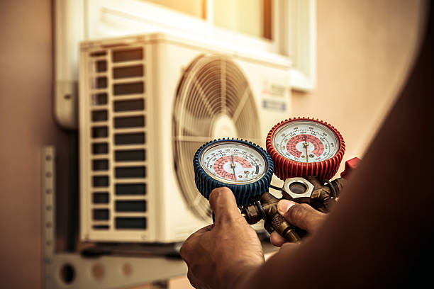 Professional Hvac technician working in Somerville, IN